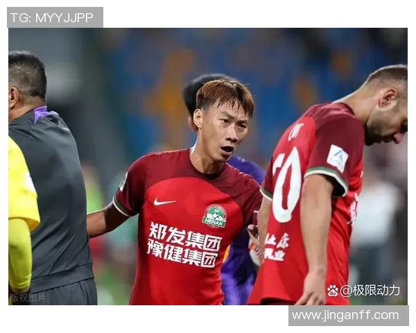 从球场到教练席 足球名将转型教练的成功与挑战